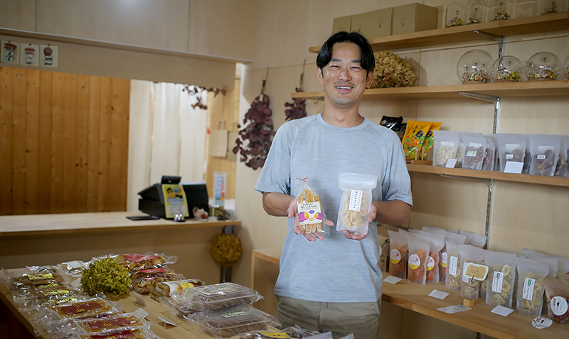 干し芋と塩バナナチップスで鹿児島から世界へ
川越歩（10期）